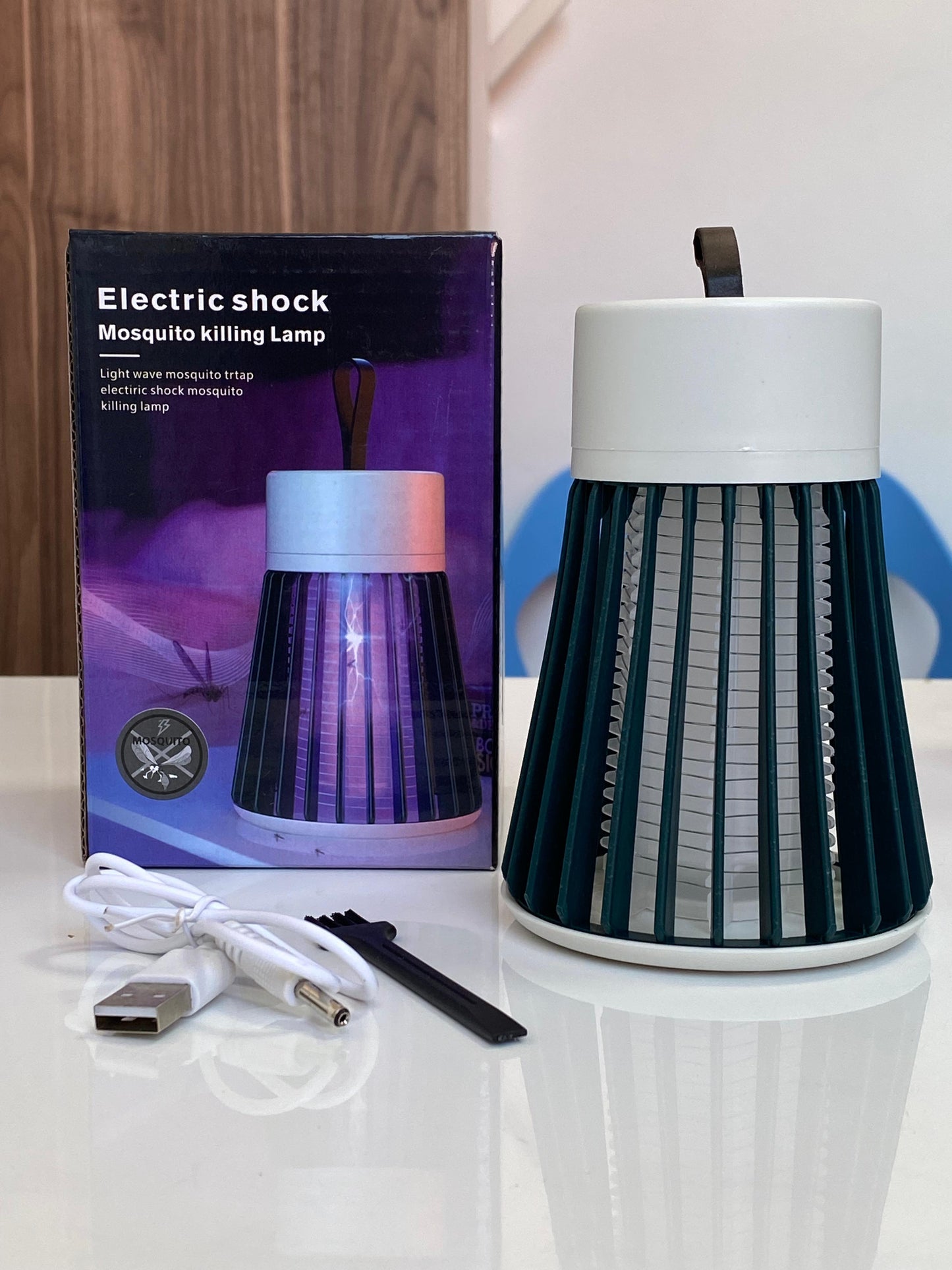 LUMINA PURE Lámpara anti-mosquitos con luz UV — silenciosa y segura